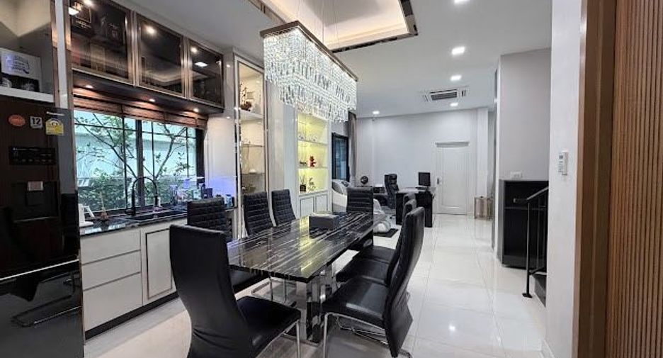 Casa en venta de 4 habitaciones en Pak Kret, Nonthaburi