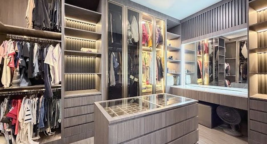 Casa en venta de 4 habitaciones en Pak Kret, Nonthaburi