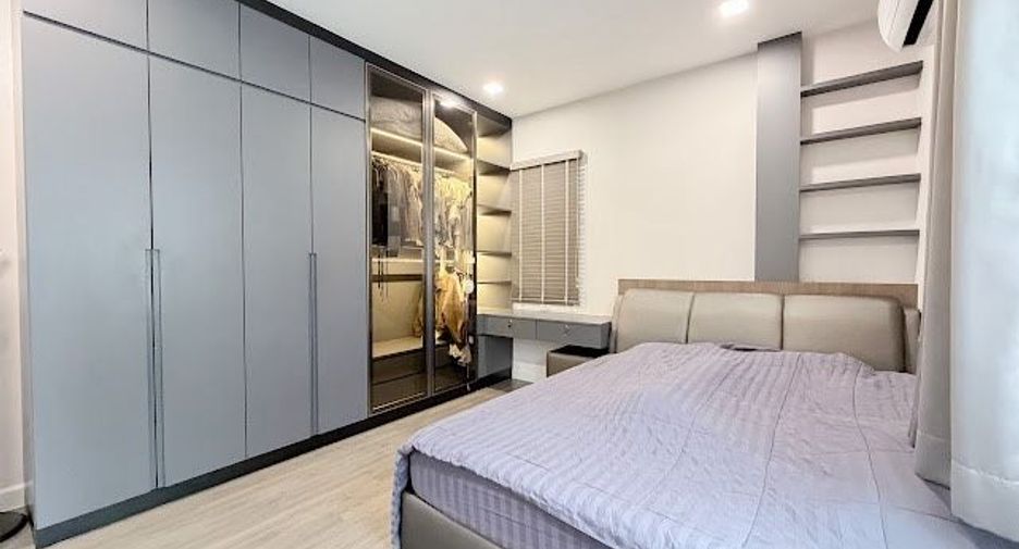 Casa en venta de 4 habitaciones en Pak Kret, Nonthaburi