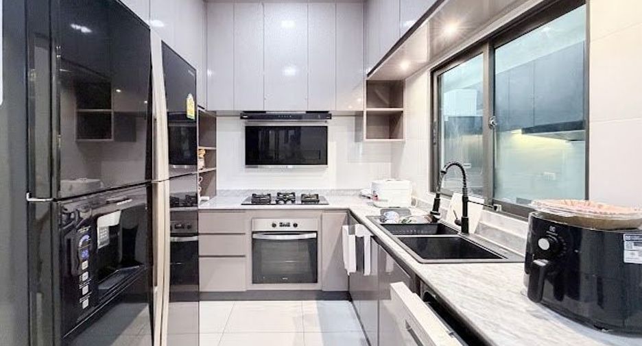 Casa en venta de 4 habitaciones en Pak Kret, Nonthaburi