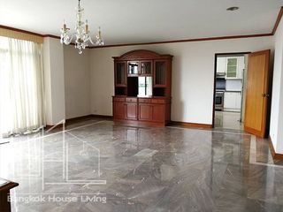 For rent 3 bedrooms apartment in Watthana, Bangkok