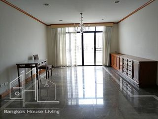 For rent 3 bedrooms apartment in Watthana, Bangkok