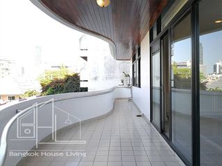 For rent 3 bedrooms condo in Watthana, Bangkok