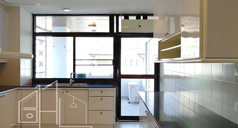Wohnung zur Miete mit 3 Zimmer in Watthana, Bangkok