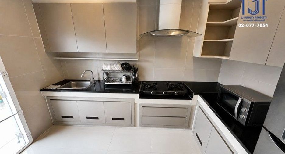 Haus zum Kauf mit 4 Zimmer 