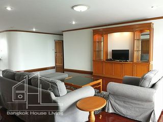 For rent 3 bedrooms apartment in Watthana, Bangkok