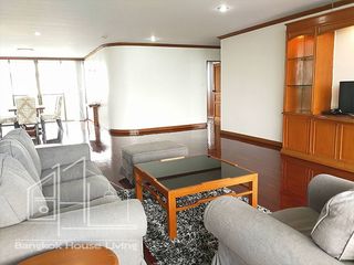 For rent 3 bedrooms apartment in Watthana, Bangkok