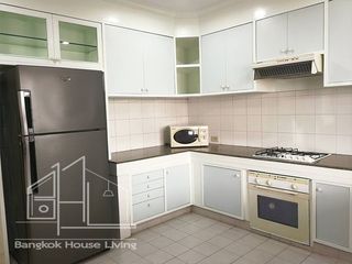 For rent 3 bedrooms apartment in Watthana, Bangkok
