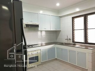For rent 3 bedrooms apartment in Watthana, Bangkok