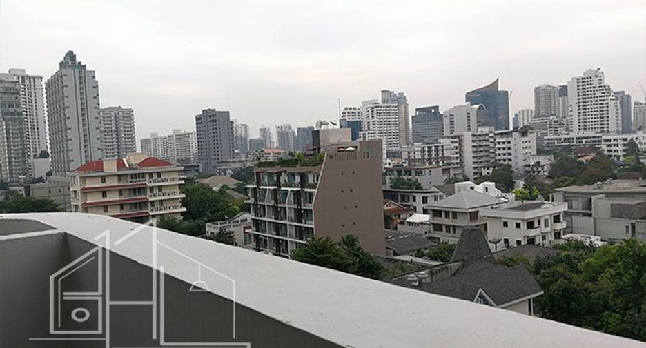 For rent 3 bedrooms apartment in Watthana, Bangkok