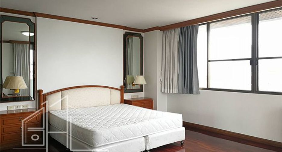 For rent 3 bedrooms apartment in Watthana, Bangkok
