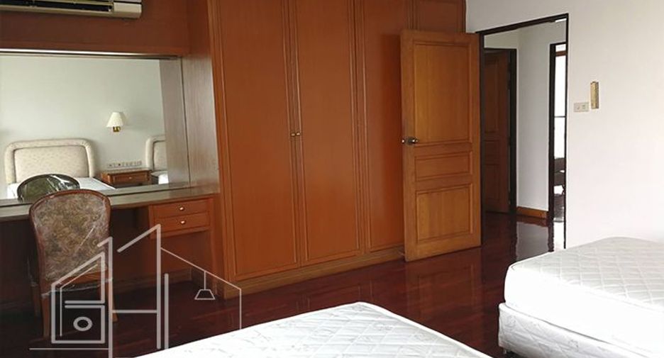 For rent 3 bedrooms apartment in Watthana, Bangkok