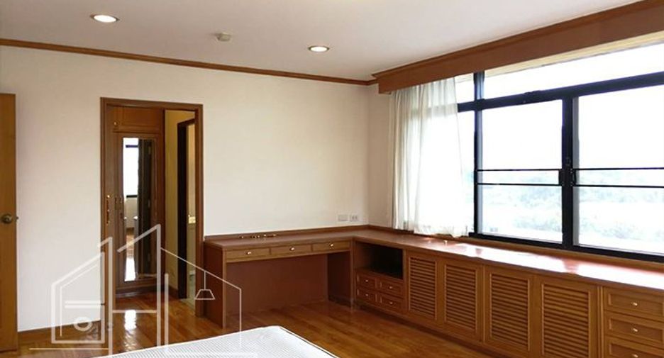 Wohnung zur Miete mit 4 Zimmer in Watthana, Bangkok