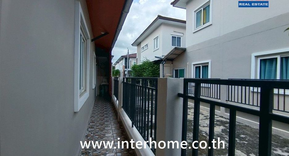 Casa adosada en venta de 4 habitaciones 