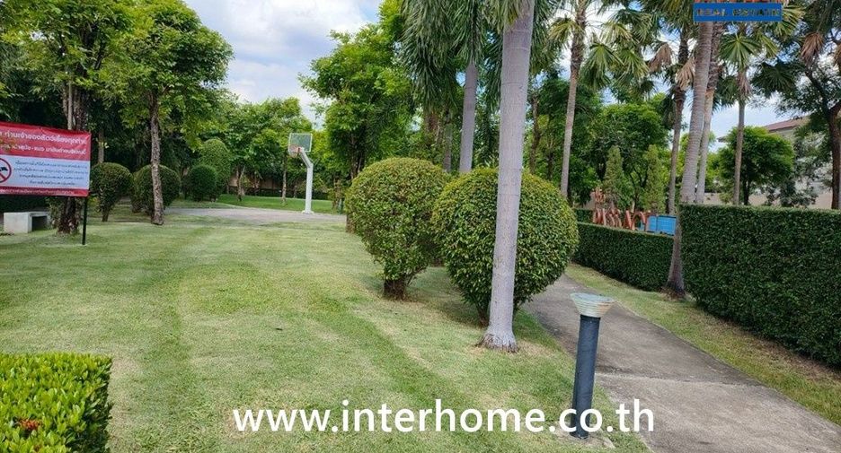 Casa adosada en venta de 4 habitaciones 