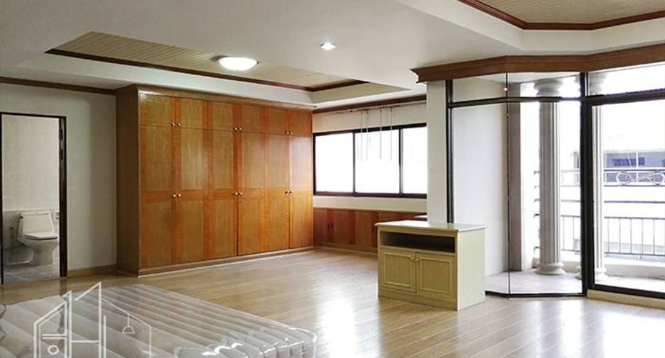 À louer 3 chambres condo à Watthana, Bangkok