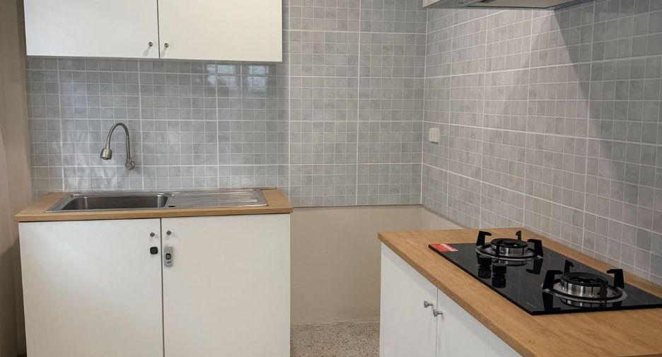 For rent 2 bedrooms house in Bang Na, Bangkok