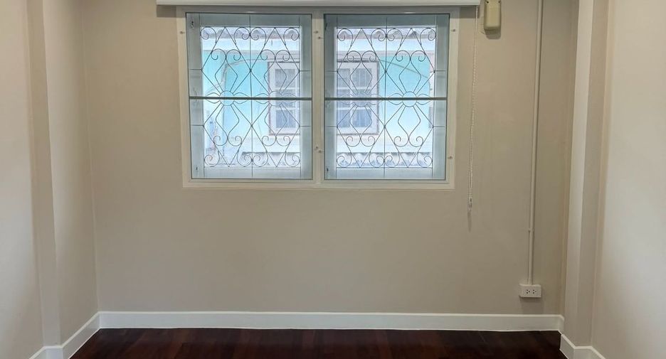 For rent 2 bedrooms house in Bang Na, Bangkok