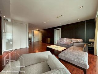 For rent 3 bedrooms condo in Watthana, Bangkok