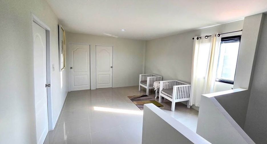 Casa en alquiler de 4 habitaciones en Bueng Kum, Bangkok