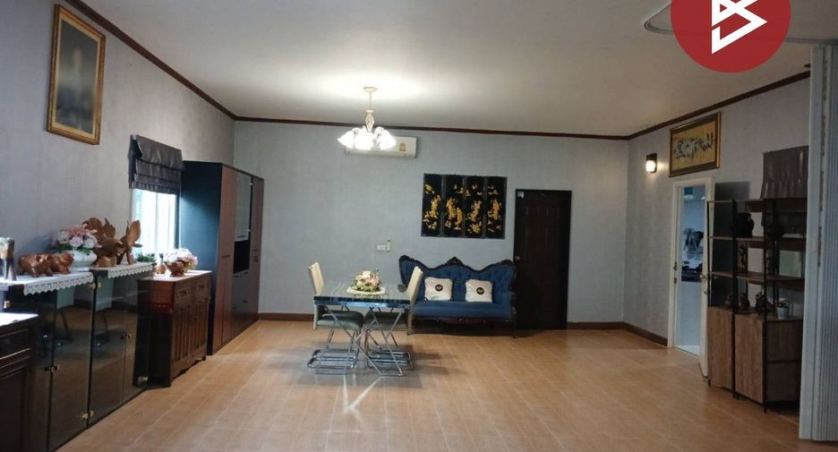 Haus zur Miete und zum Kauf mit 3 Zimmer in Suan Luang, Bangkok