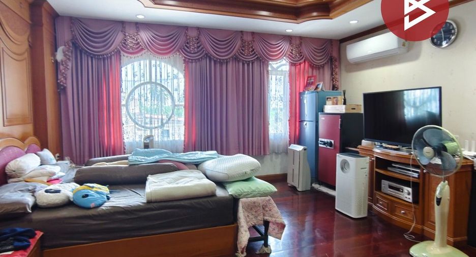 Casa en venta de 9 habitaciones en Krathum Baen, Samut Sakhon