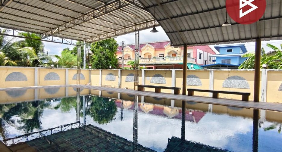 Casa en venta de 9 habitaciones en Krathum Baen, Samut Sakhon