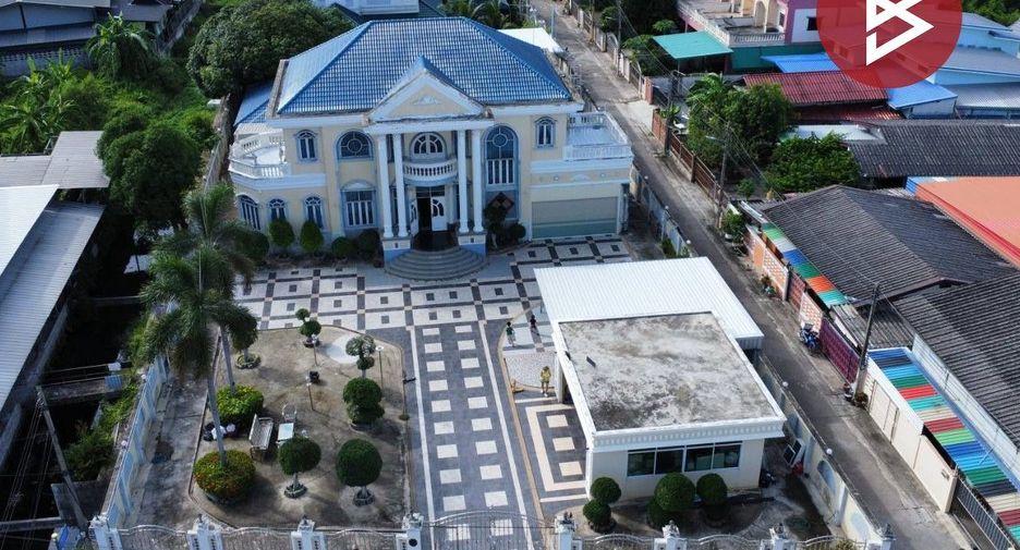 Casa en venta de 9 habitaciones en Krathum Baen, Samut Sakhon