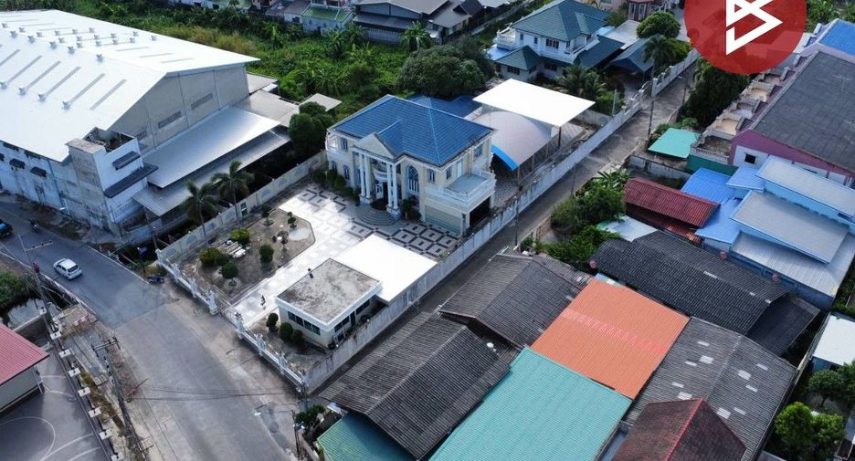 Casa en venta de 9 habitaciones en Krathum Baen, Samut Sakhon