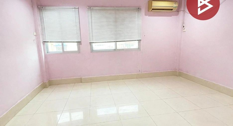 For sale 3 bedrooms townhouse in Lam Luk Ka, Pathum Thani