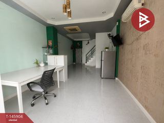 Casa adosada en venta de 2 habitaciones en Lat Lum Kaeo, Pathum Thani
