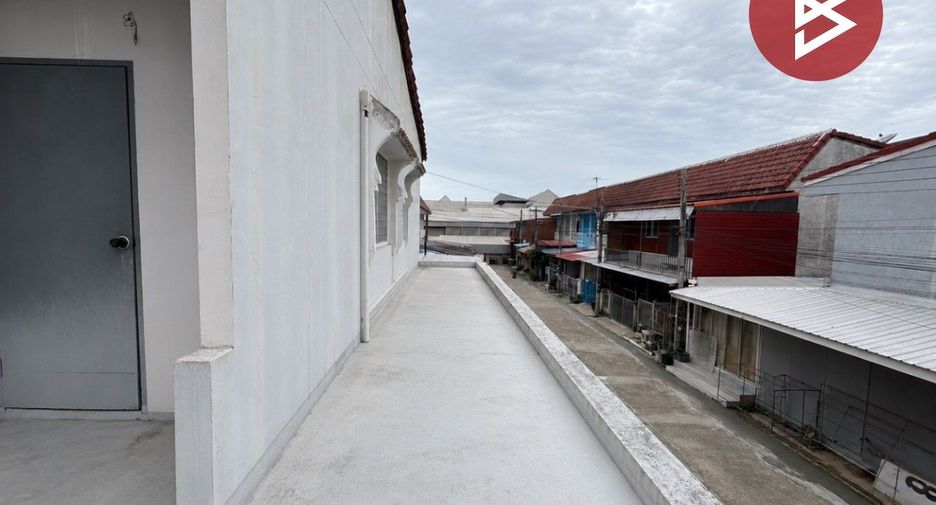 Casa adosada en venta de 2 habitaciones en Lat Lum Kaeo, Pathum Thani