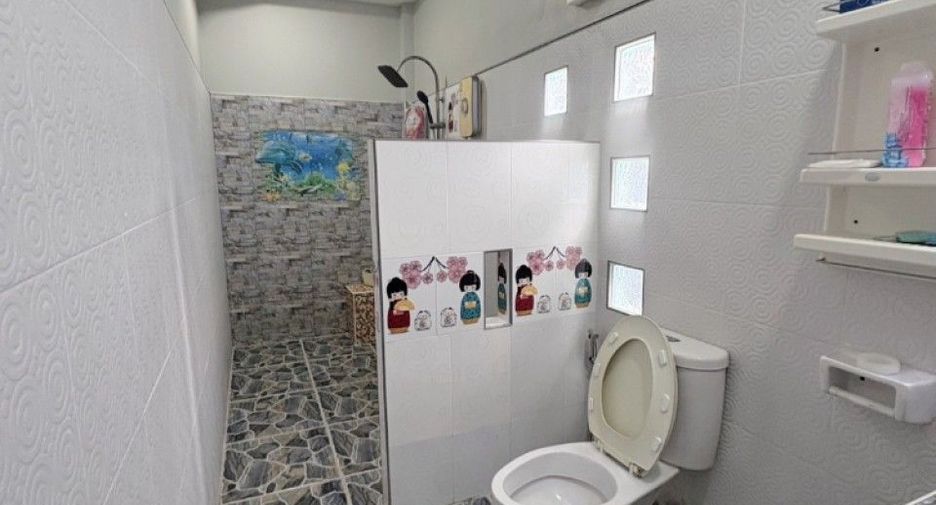 Casa adosada en venta de 2 habitaciones en Lat Lum Kaeo, Pathum Thani
