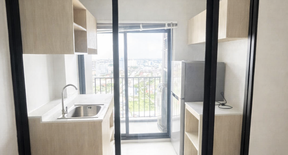 For sale 1 Beds condo in Bang Na, Bangkok