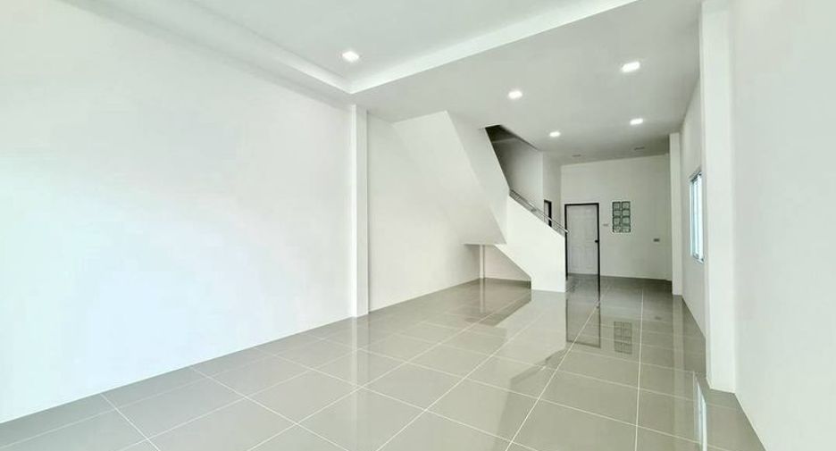 For sale 2 bedrooms townhouse in Si Racha, Chonburi