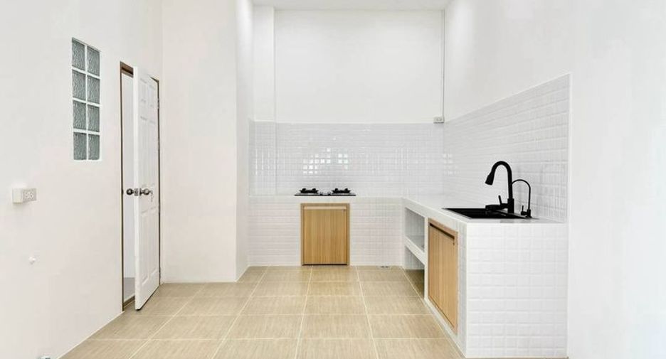 For sale 2 bedrooms townhouse in Si Racha, Chonburi