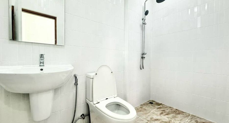 For sale 2 bedrooms townhouse in Si Racha, Chonburi