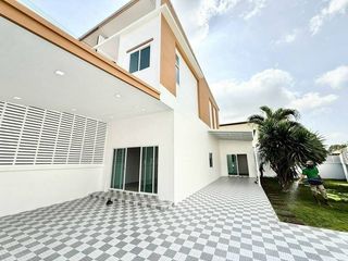 For sale 2 bedrooms townhouse in Si Racha, Chonburi