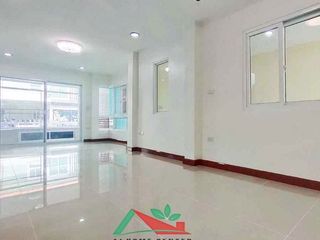 出售 6 卧室 独立屋 在 Bang Bua Thong, Nonthaburi