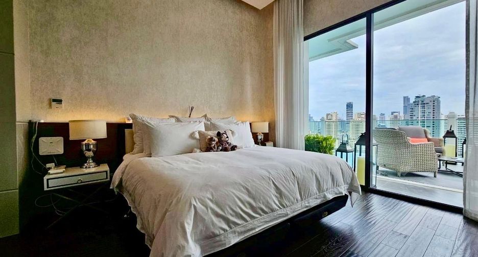 À vendre 4 chambres condo 