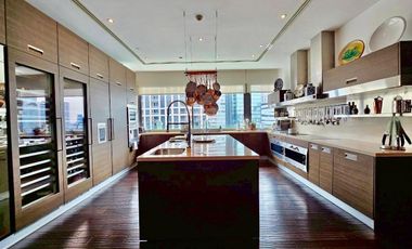 Condo en venta de 4 habitaciones 