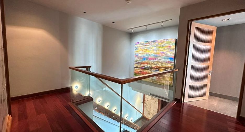 Condo en venta de 3 habitaciones 