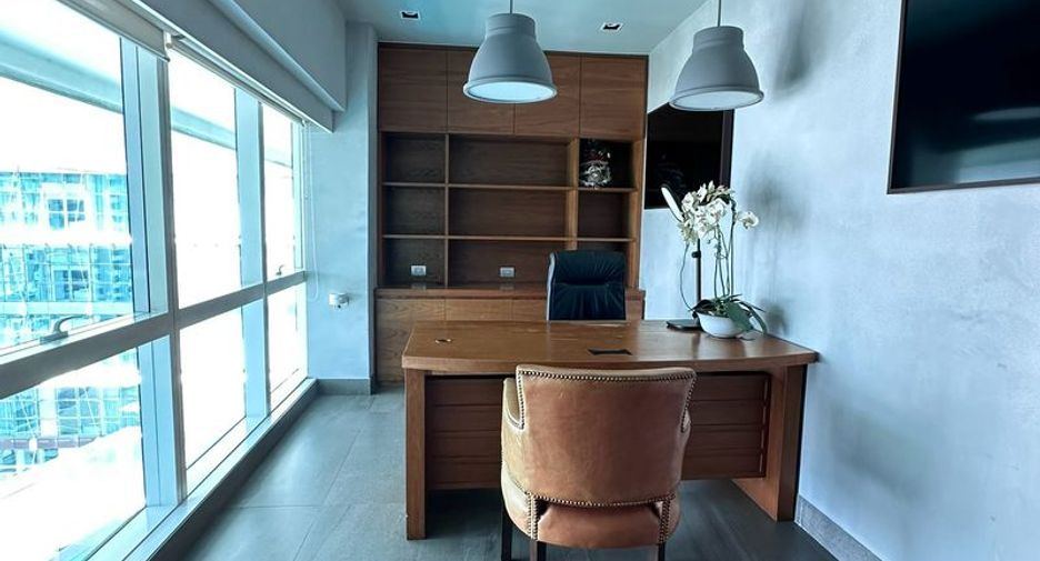Condo en venta de 3 habitaciones 