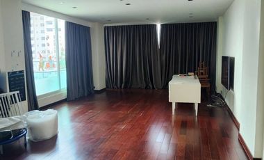 Condo en venta de 3 habitaciones 