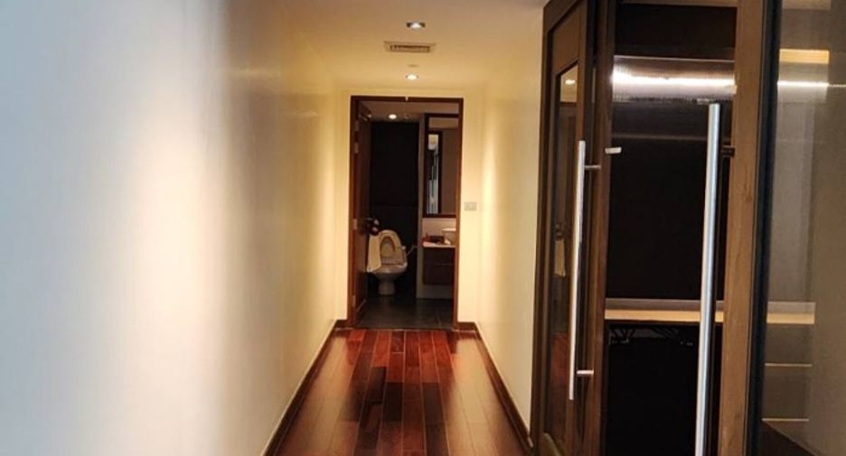 Condo en venta de 3 habitaciones 