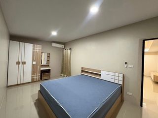Casa en alquiler de 3 habitaciones en Bang Lamung, Chonburi