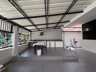 Casa en alquiler de 3 habitaciones en Bang Lamung, Chonburi