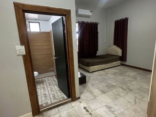 Reihenhaus zur Miete mit 5 Zimmer in Din Daeng, Bangkok