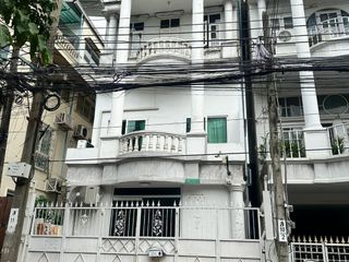 Reihenhaus zur Miete mit 5 Zimmer in Din Daeng, Bangkok