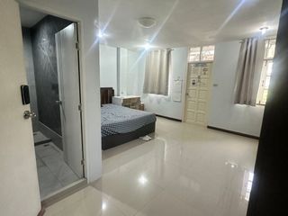 Reihenhaus zur Miete mit 5 Zimmer in Din Daeng, Bangkok